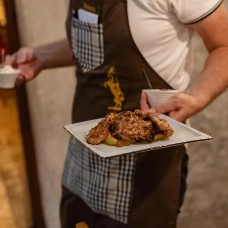 Heritage Tragos Готель Трогір