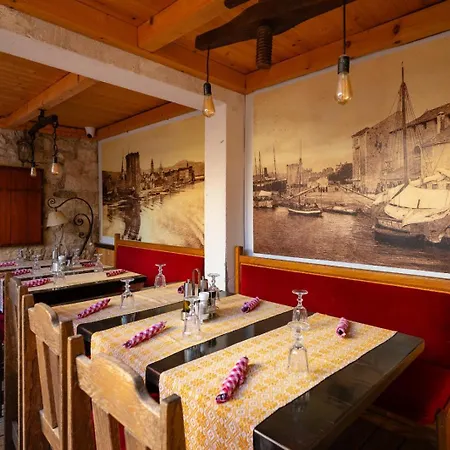 Heritage Tragos 4* Трогір