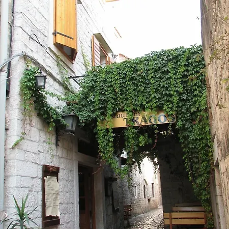 Heritage Tragos Hotell 4*