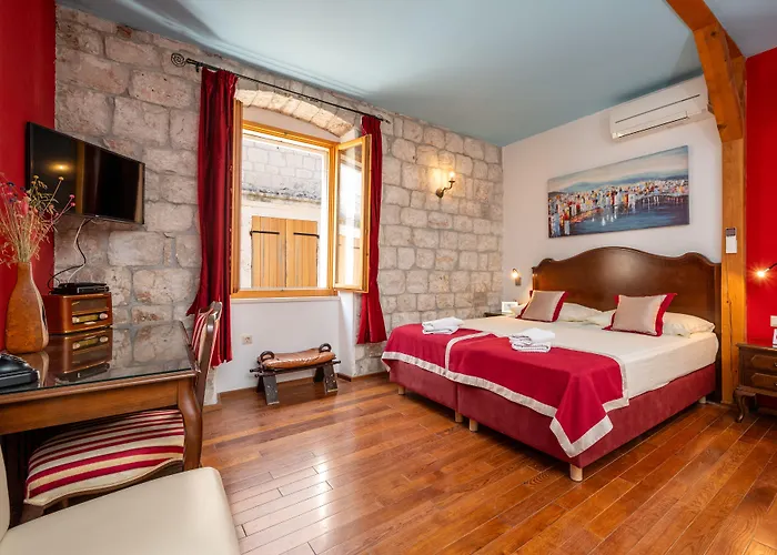 Heritage Tragos Hotell 4*